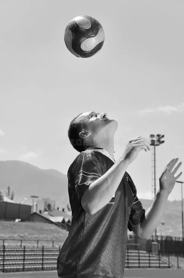 Soccer Player Juggling (2)