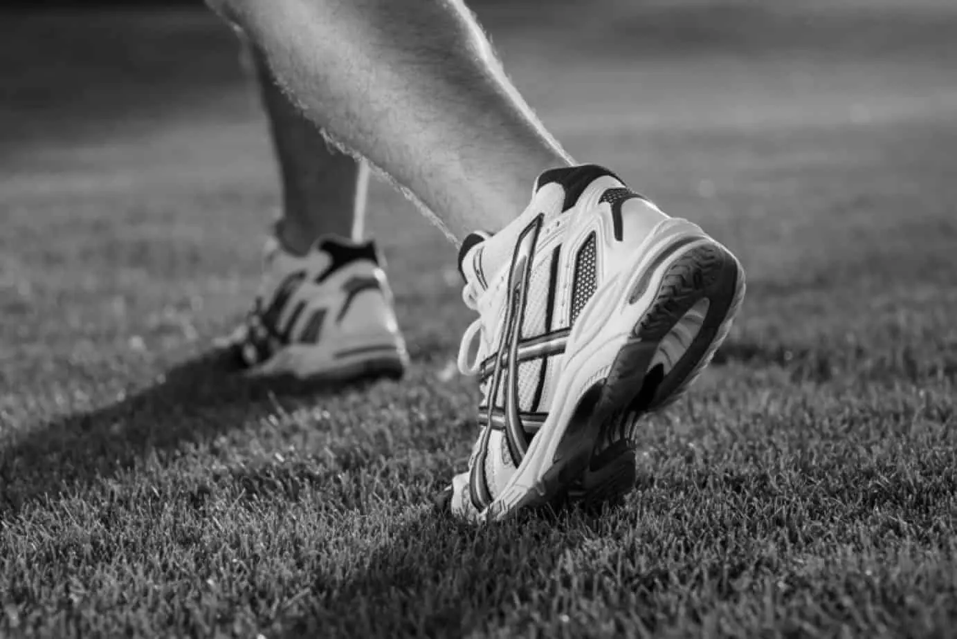 tennis shoes vs running shoes