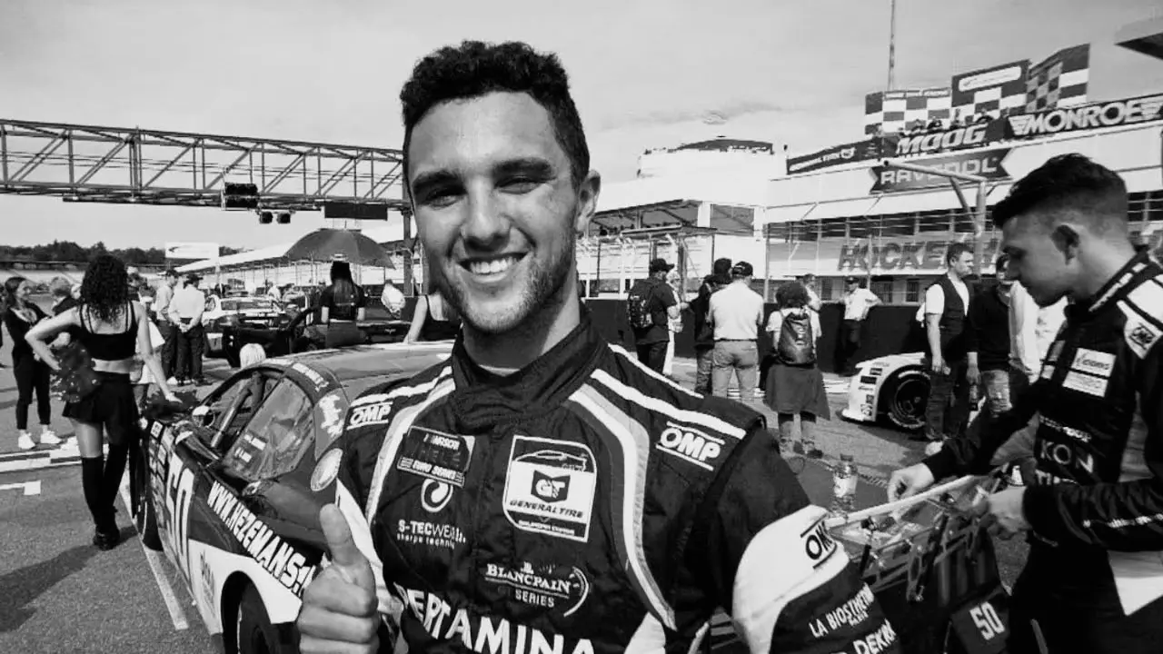 Loris Hezemans Race Car Driver