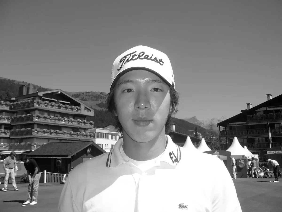 S.Y. Noh Golfer