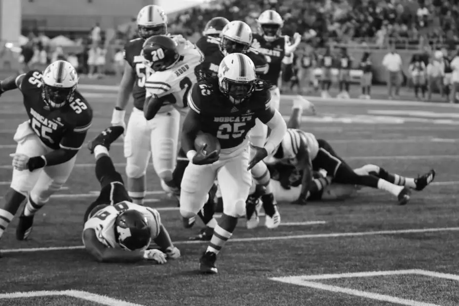 Anthone Taylor college football running back