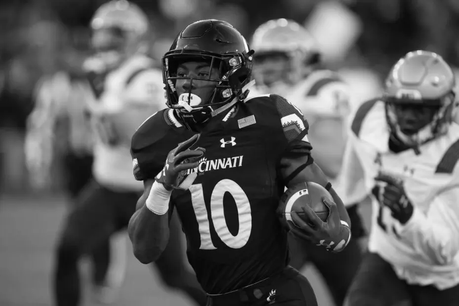 Charles McClelland college football running back