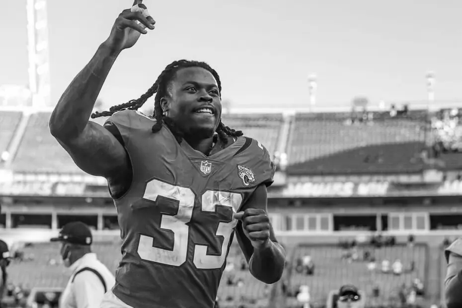 Dare Ogunbowale college football running back