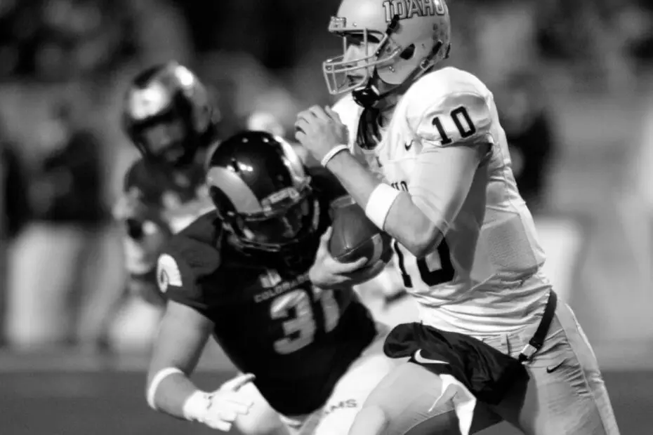 Isaiah Saunders college football running back