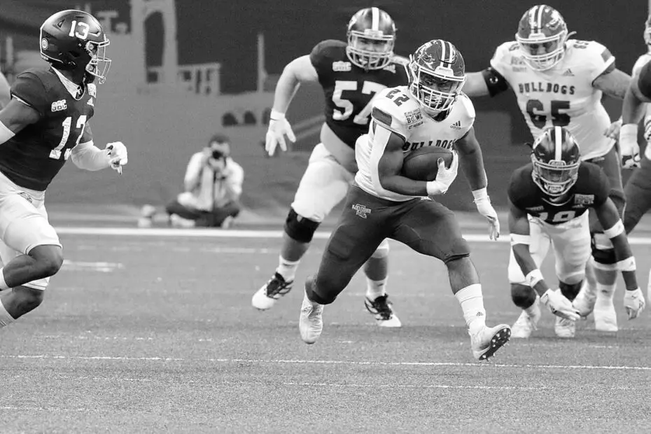 Israel Tucker college football running back