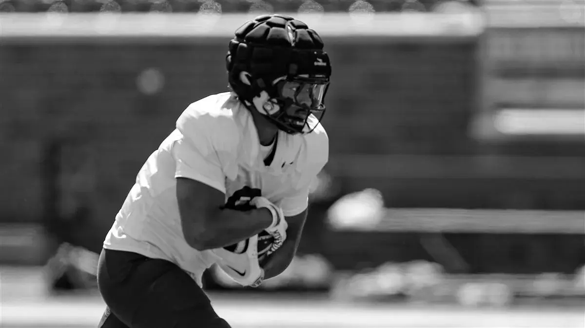 Jaren Mangham college football running back