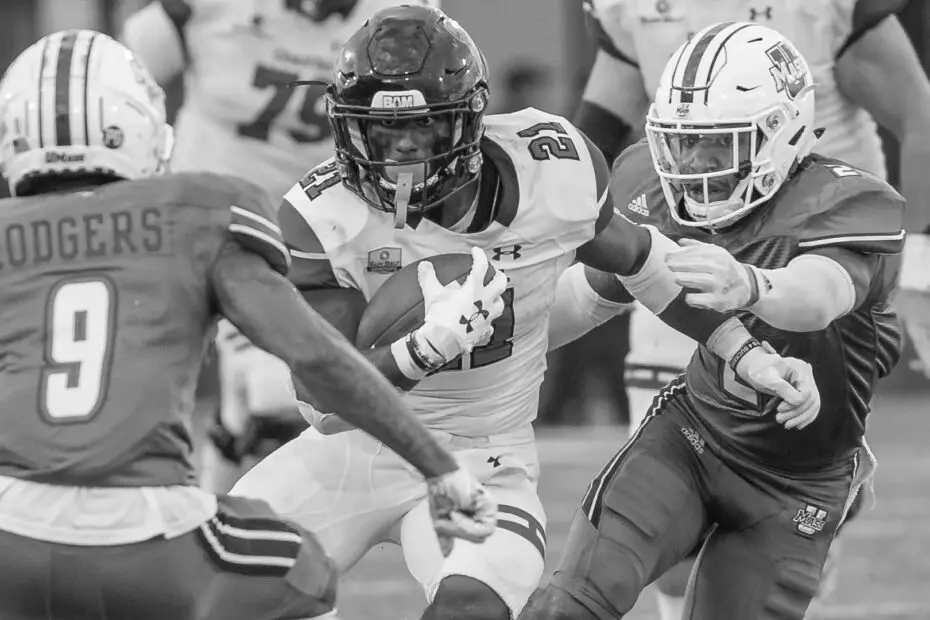 Marcus Outlow college football running back