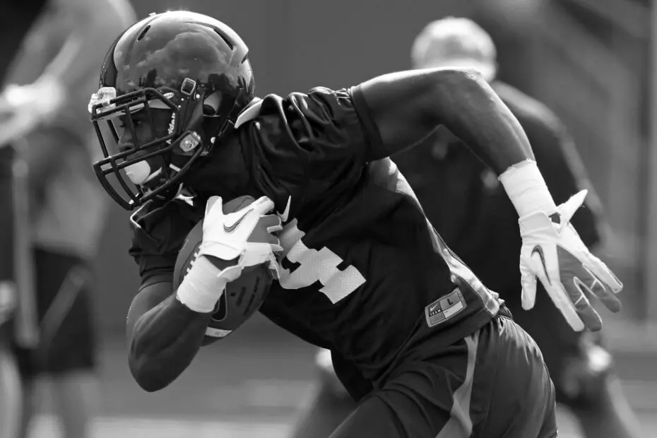 Taquan Mizzell college football running back