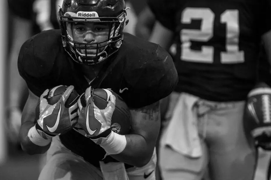 Toren Young college football running back