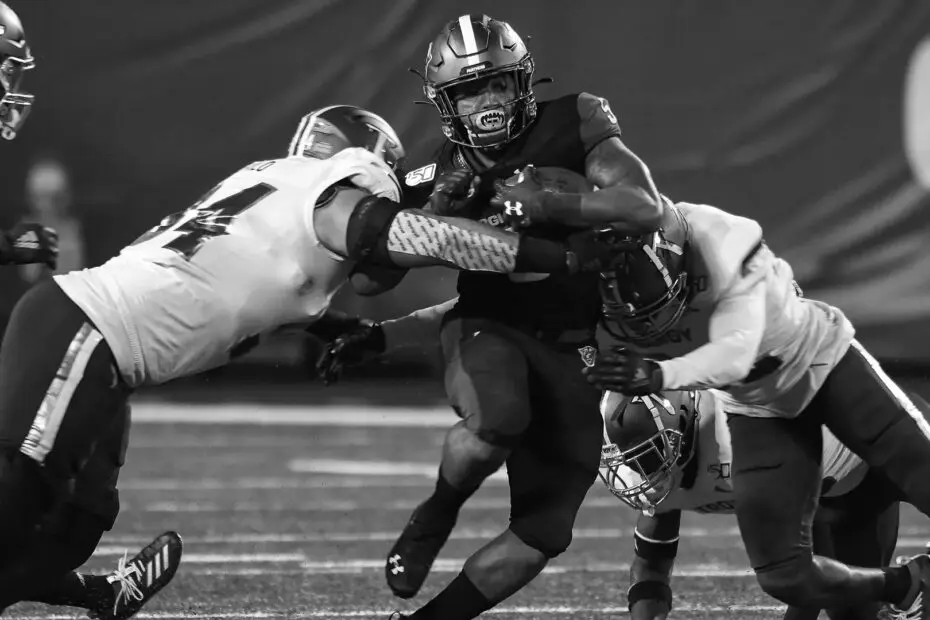 Tra Barnett college football running back