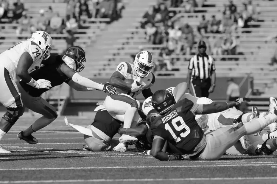 Treyvon Hughes college football running back