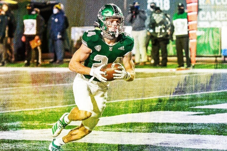 Tanner Knue College Stats