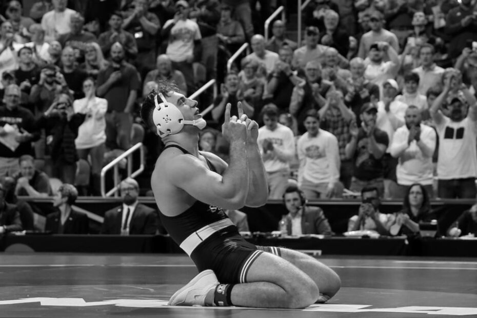 College Wrestling 19