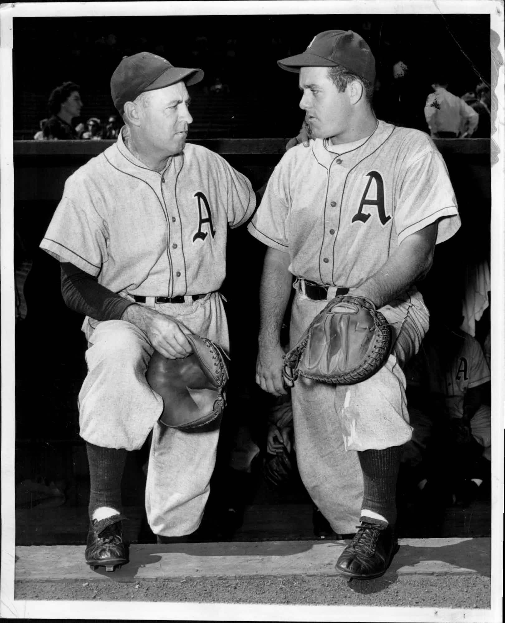 Earle Brucker MLB Baseball
