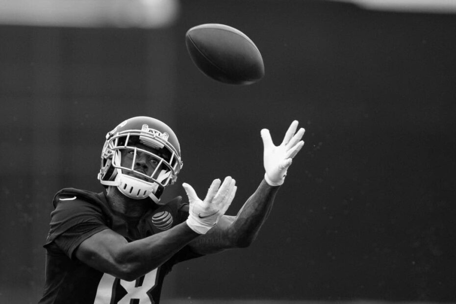 Football Nfl Wide Receiver Ca (12)
