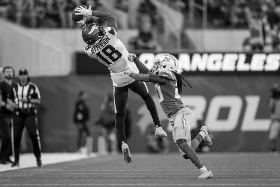 Football Nfl Wide Receiver Ca (6)