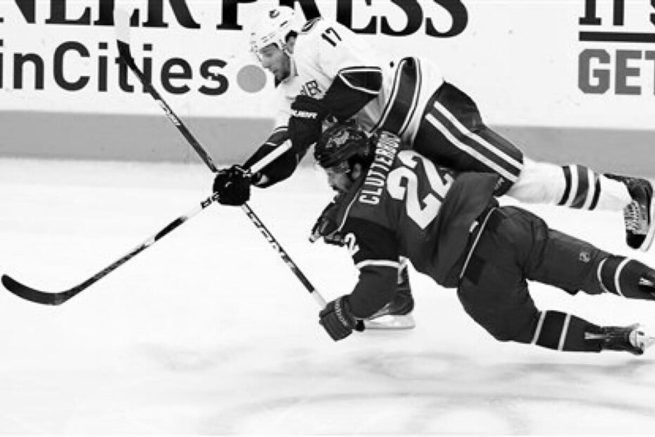 Hockey Clipping