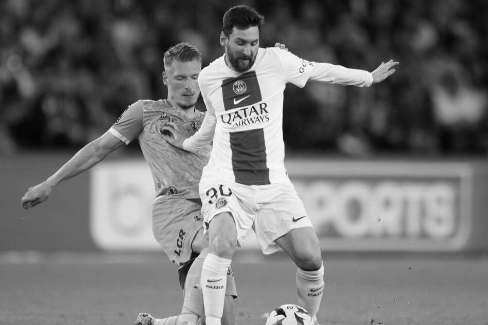 Ligue 1 Soccer Player Defendin (7)