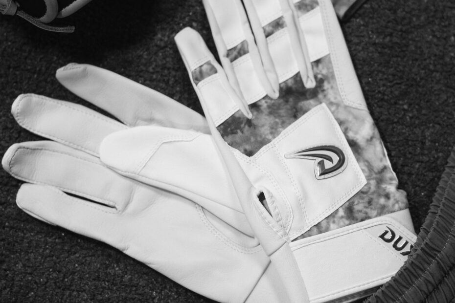 Benefits of Using Baseball Batting Gloves