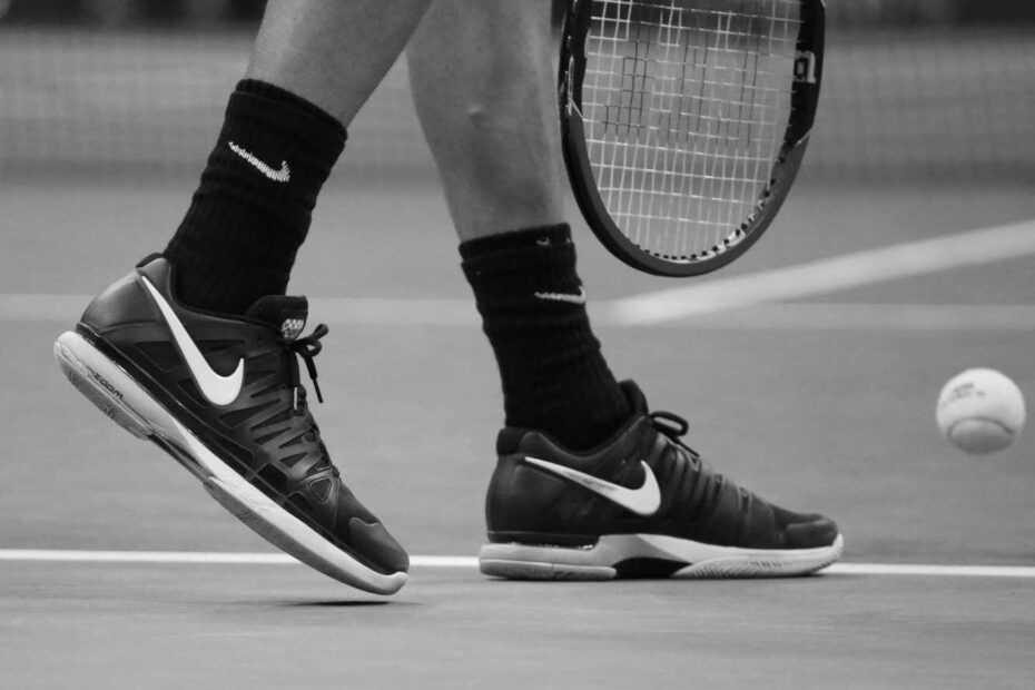 Black Tennis Shoes