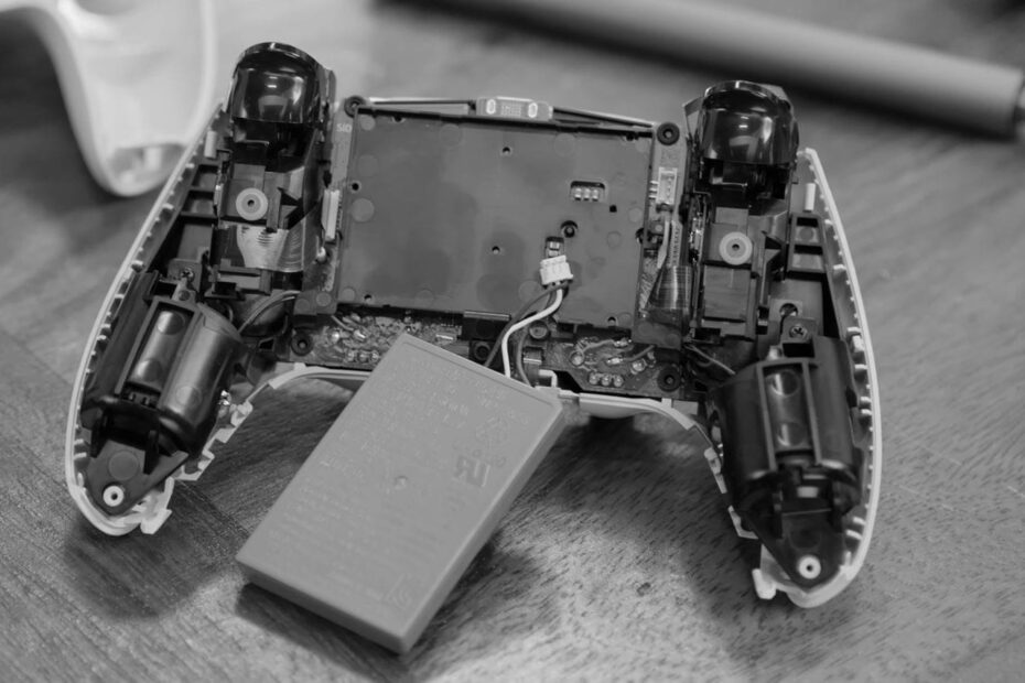How to Take Apart PS5 Controller