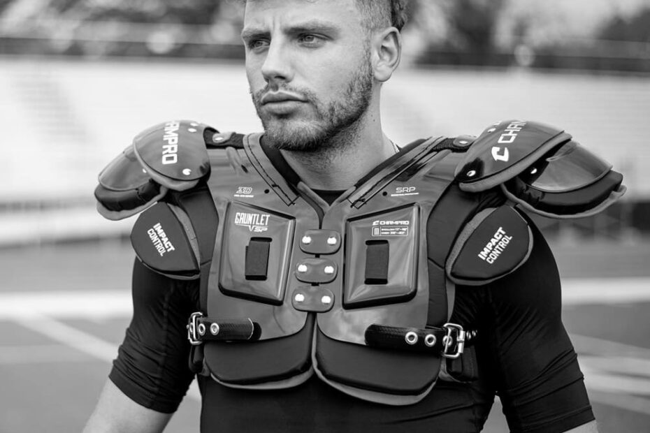 Picking the Right Shoulder Pads for Football