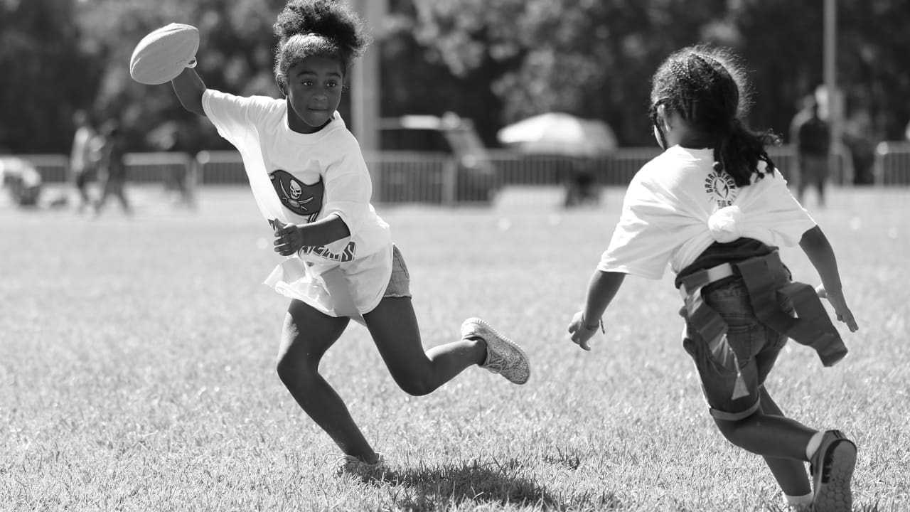 Can I Wear Tennis Shoes To Play Flag Football 