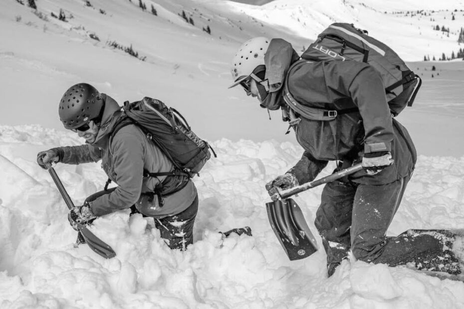 Best Backcountry Snow Shovels