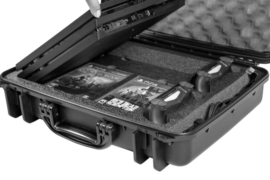 Best PlayStation 4 Cases & Storage