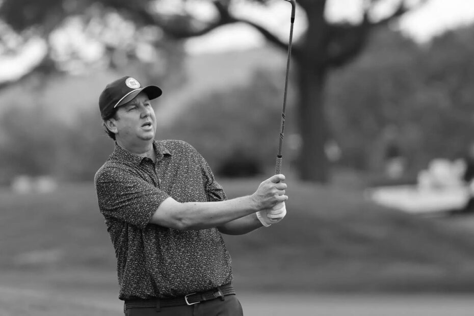 J.J. Henry Golfer