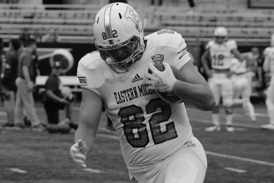 Alex Gillett college football quarterback