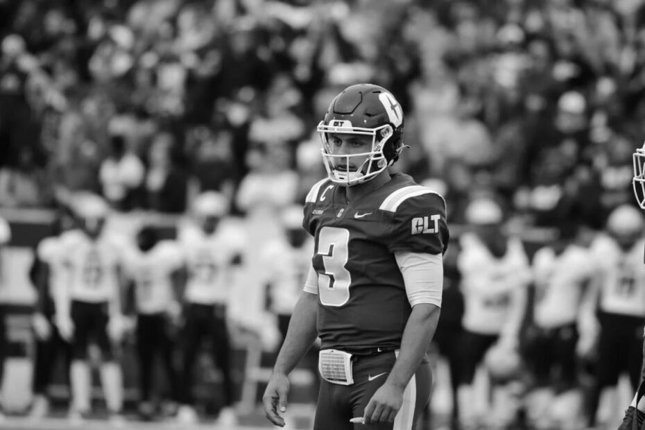 Chris Reynolds college football quarterback