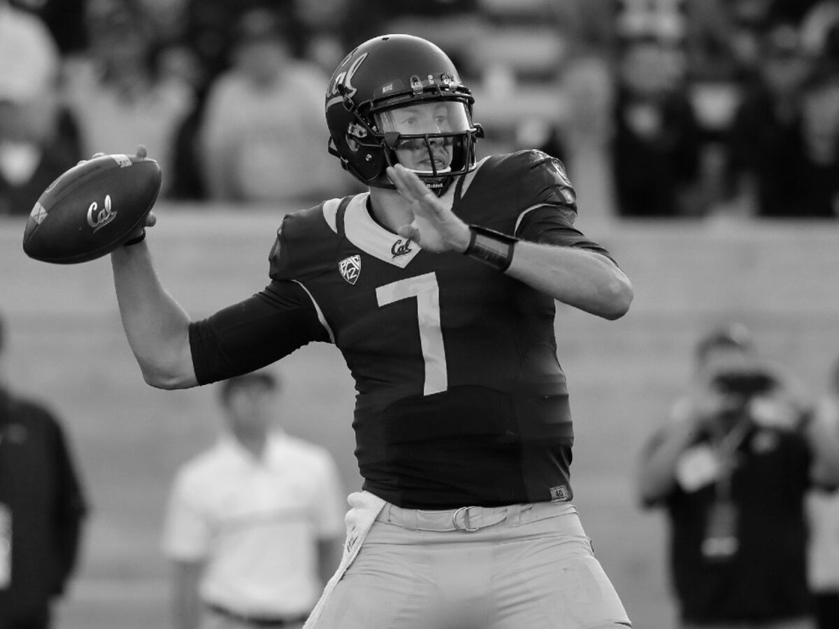 Dallas Davis college football quarterback