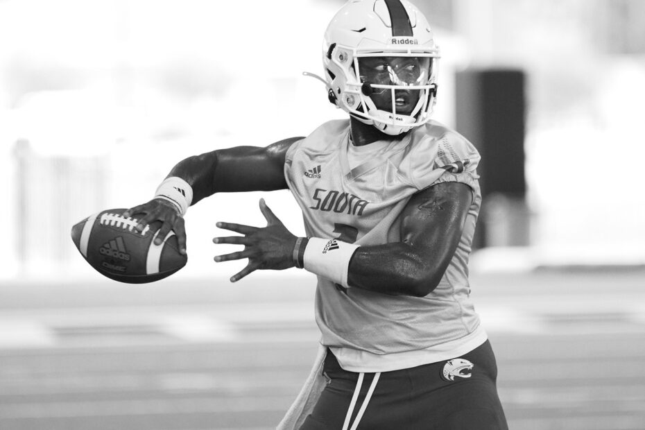 Desmond Trotter college football quarterback