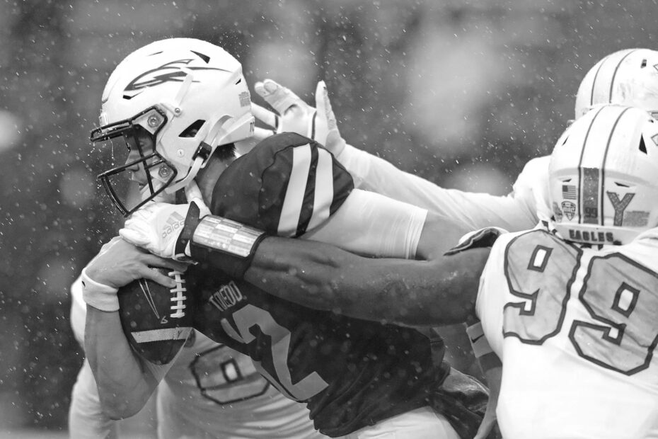 Eli Peters college football quarterback