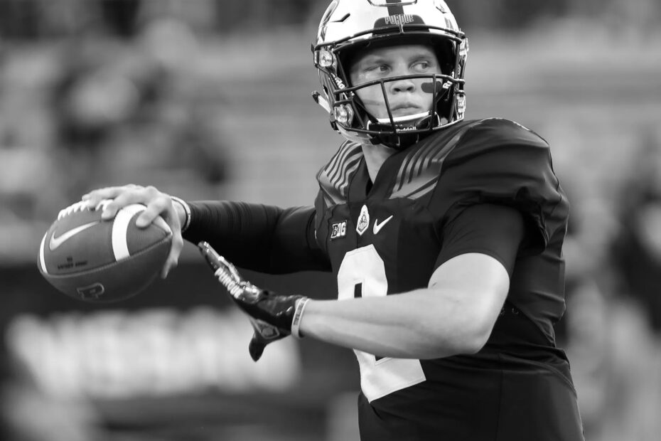 Elijah Sindelar college football quarterback