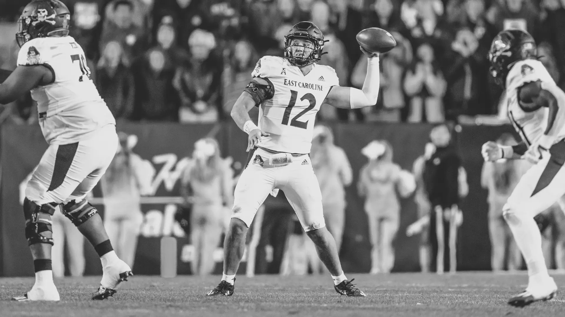 Holton Ahlers college football quarterback