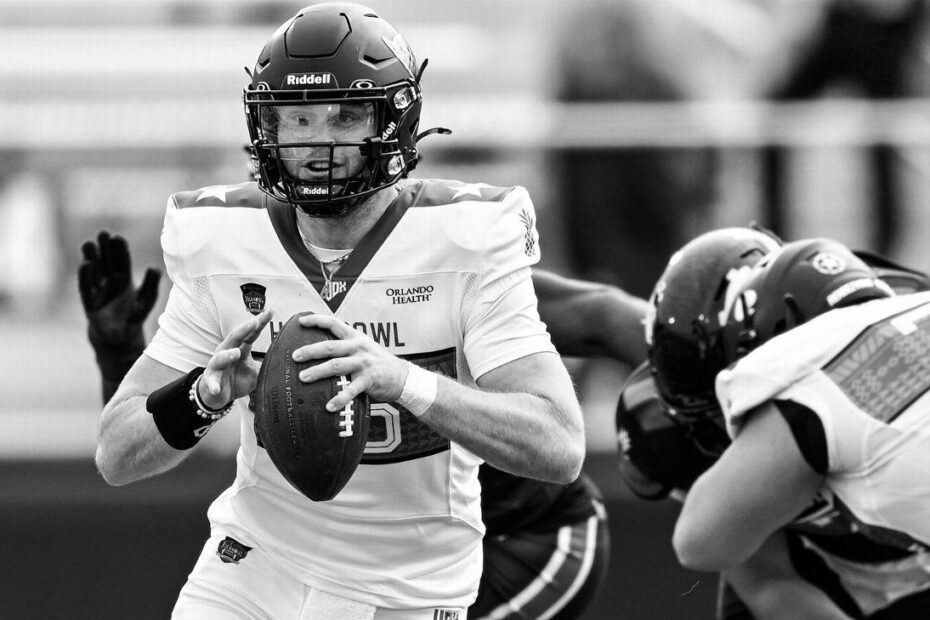 Hunter Dekkers college football quarterback