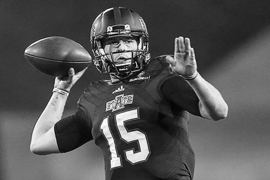 Justice Hansen college football quarterback