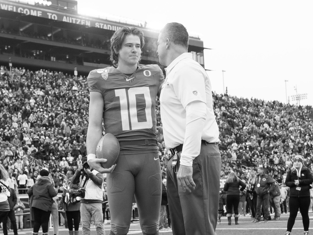 Justin Herbert college football quarterback