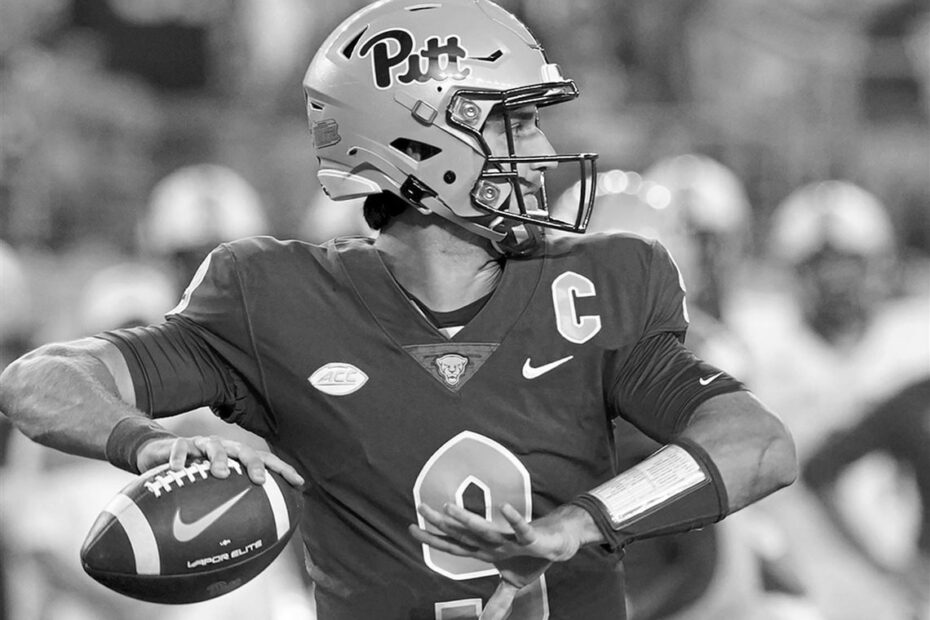 Kedon Slovis college football quarterback