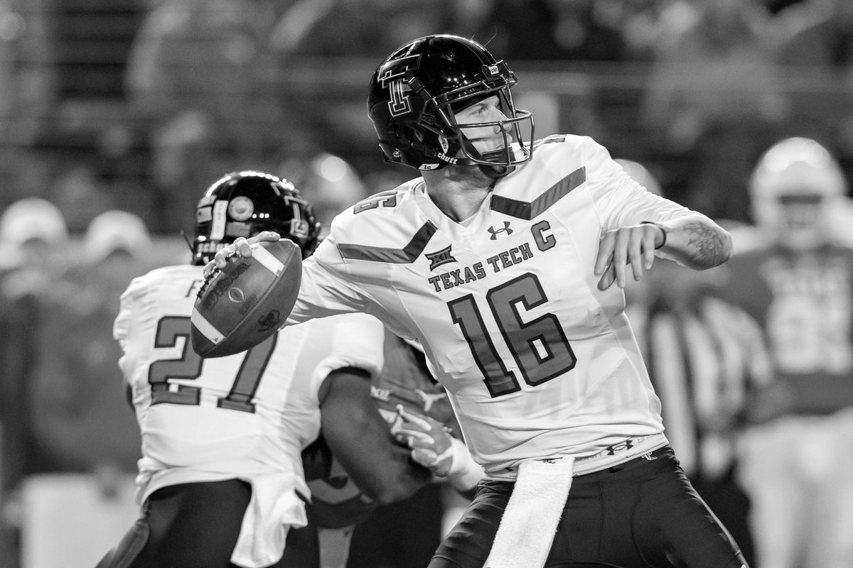 Nic Shimonek college football quarterback