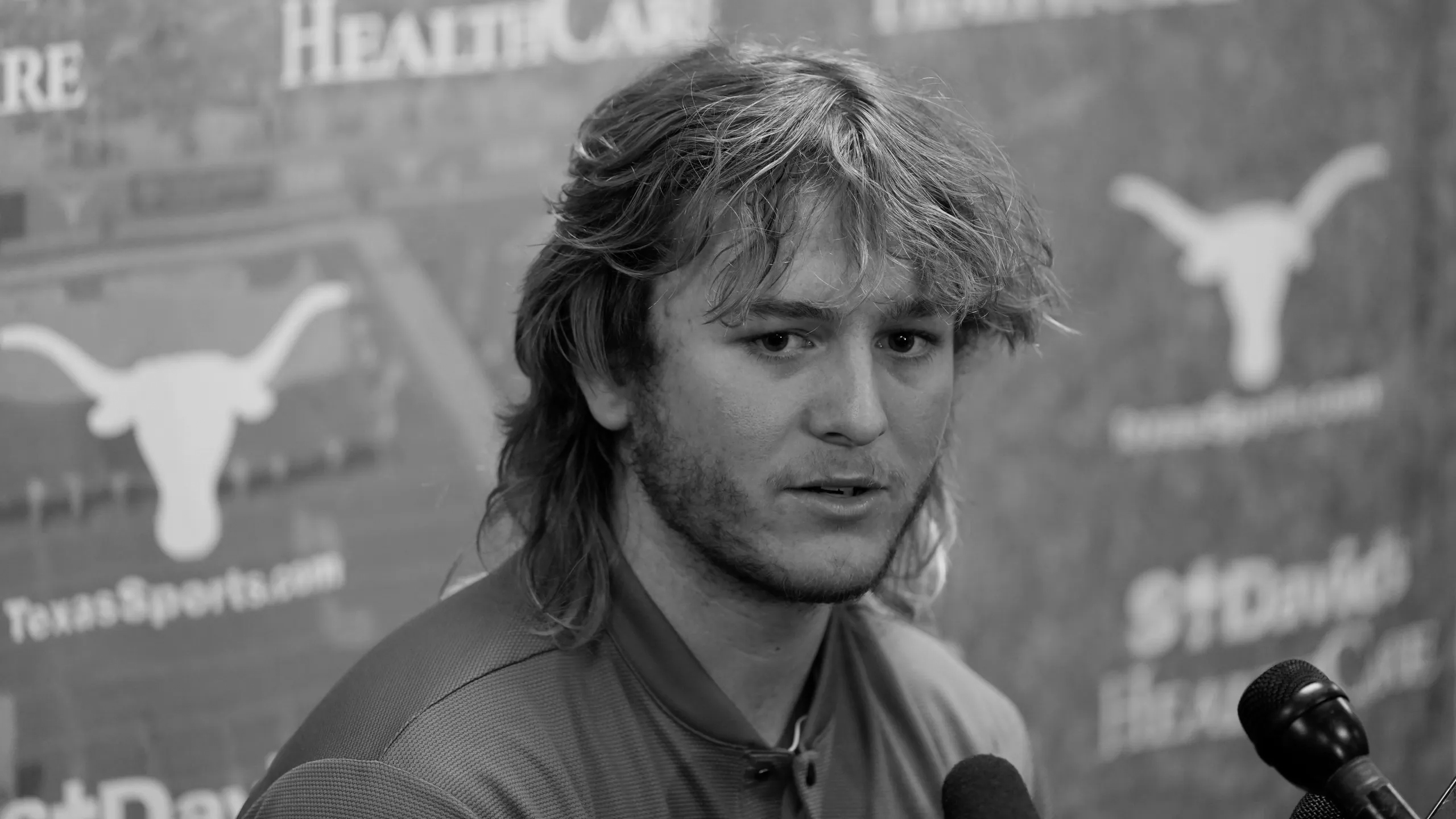 Quinn Ewers college football quarterback