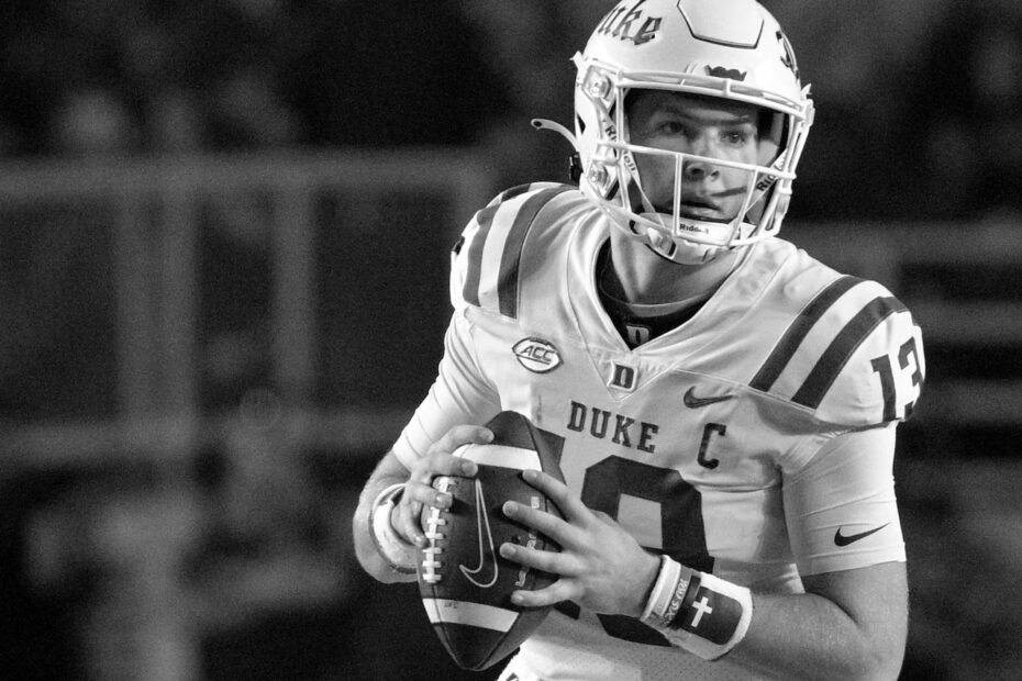 Riley Leonard college football quarterback