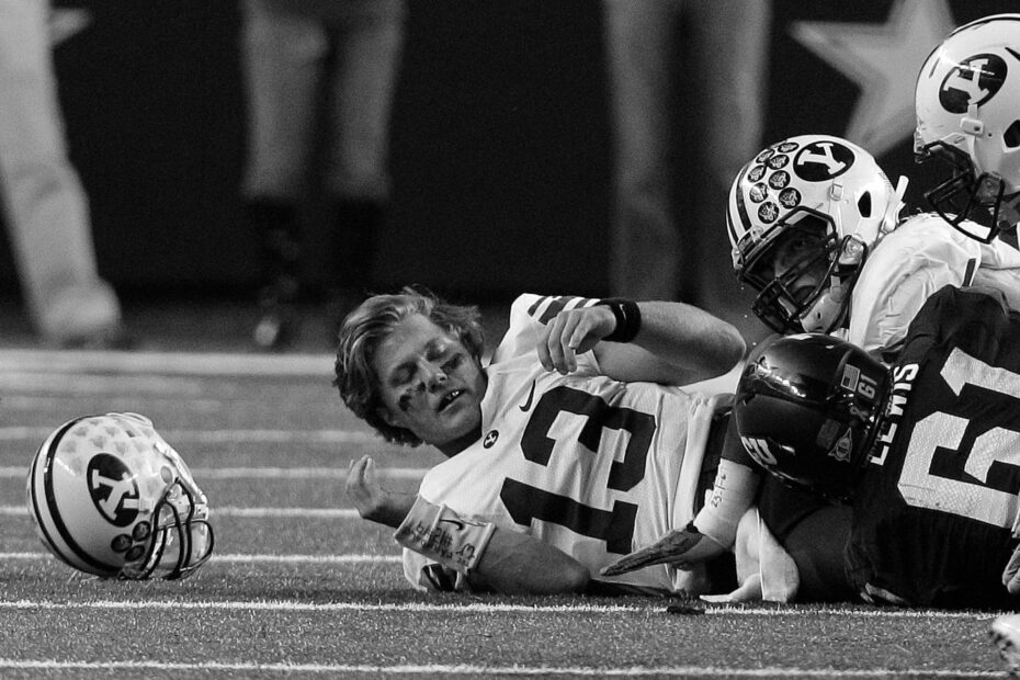 Riley Nelson college football quarterback