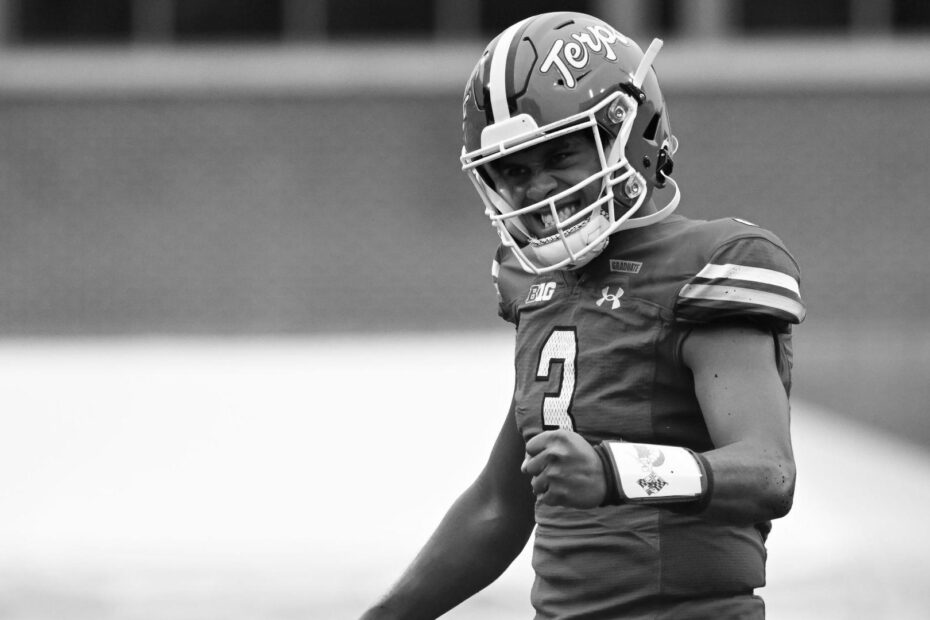 Taulia Tagovailoa college football quarterback