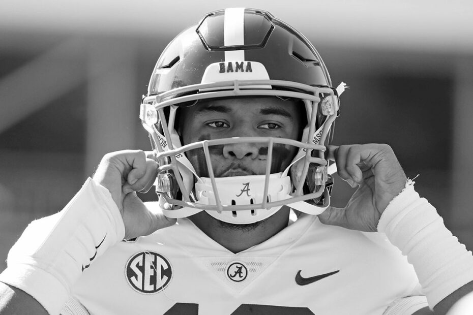 Tua Tagovailoa college football quarterback