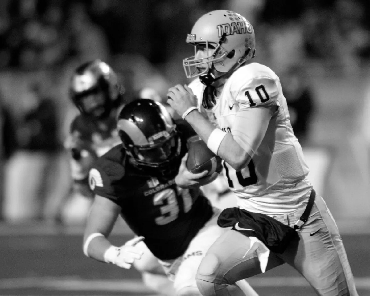 Isaiah Saunders college football running back