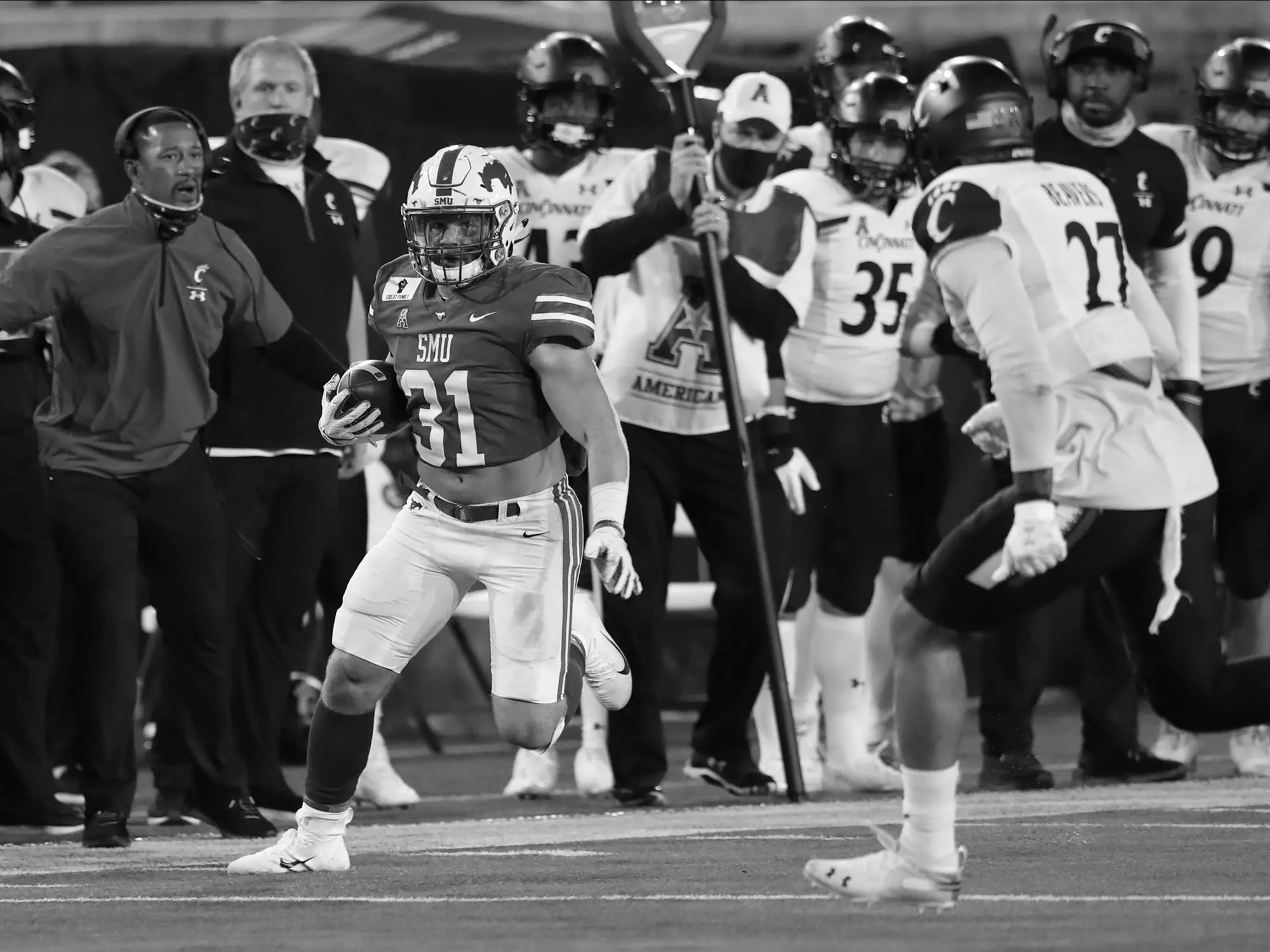 Tyler Lavine college football running back