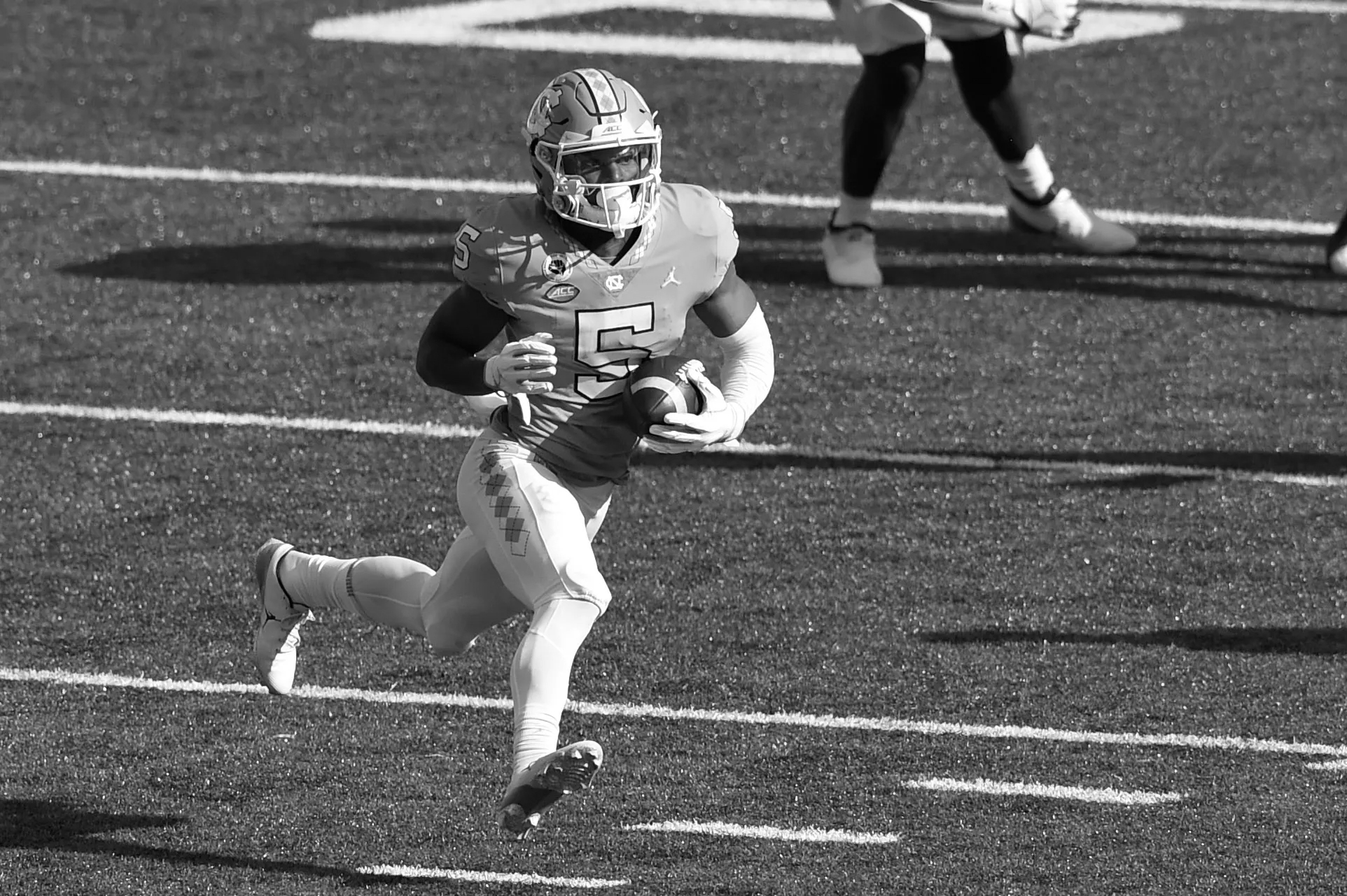 Dazz Newsome college football wide receiver